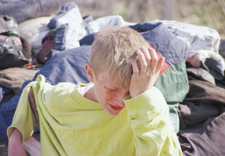 Regards d'enfants touchés par la guerre